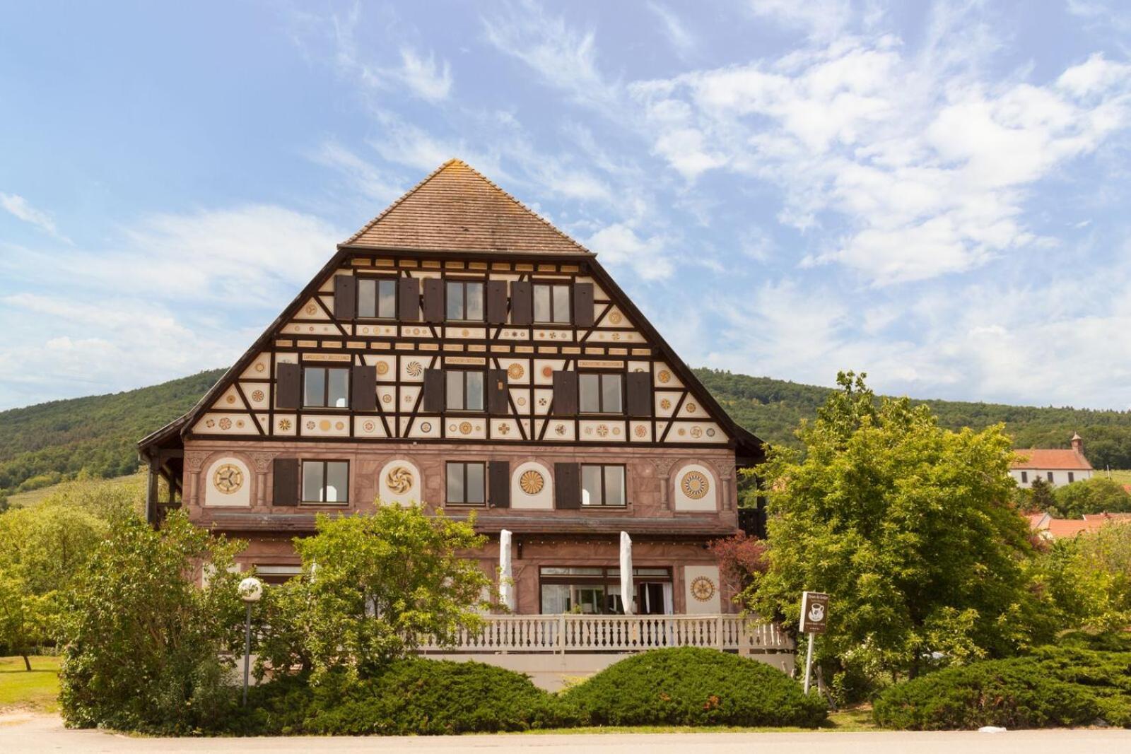 Hotel Restaurant Verger Des Chateaux, Route Des Vins Haut-koenigsbourg 3*